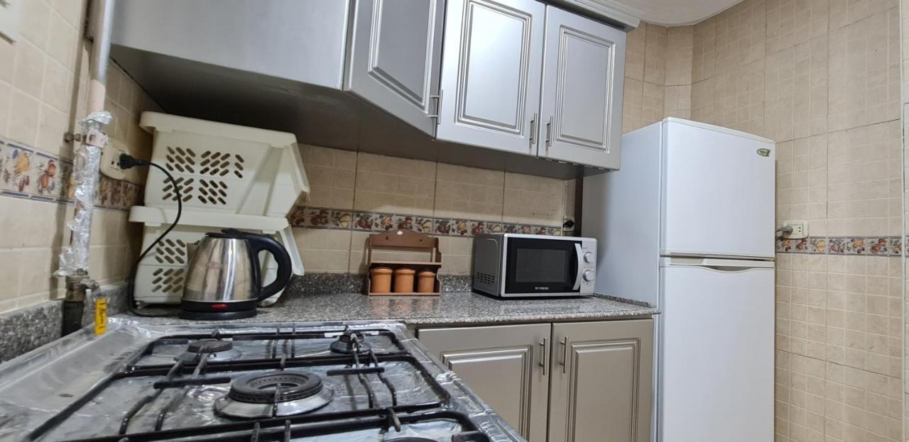 Apartamento Comfy 3 Bedrooms In 96 El Cairo